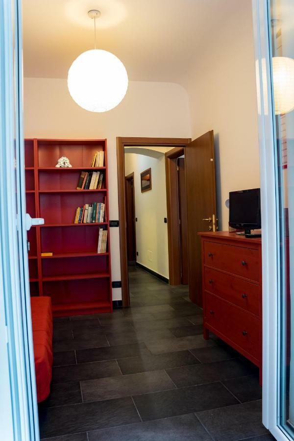 Otto Rosso Apartment